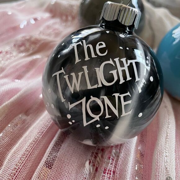 Vintage 1950’s T.V. Shows Christmas ornaments 6 to a set - Picture 3 of 10